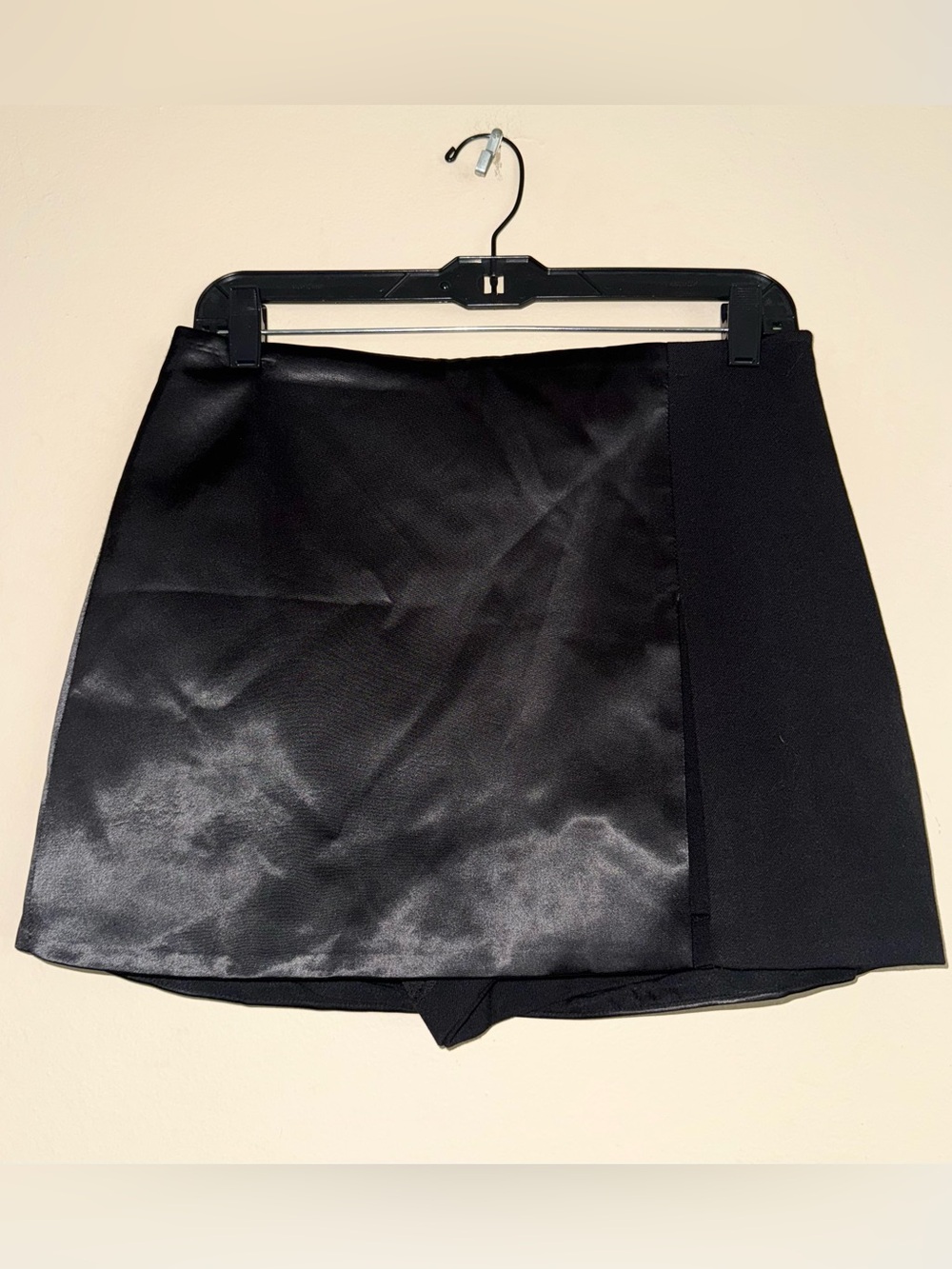 Endless Rose Black Mixed Media Satin Stretch Mini Skort Size M NWT!